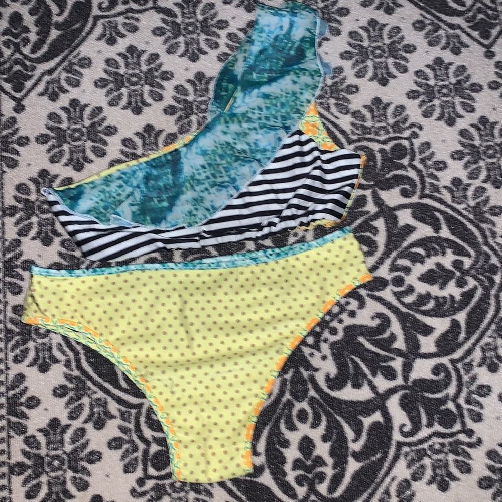 🏖️🌴 Unique reversible bikini